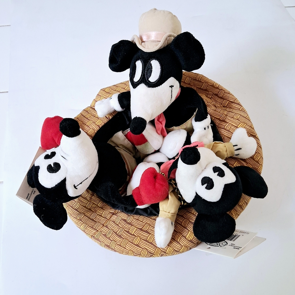 NWT Walt Disney Vintage Classic Comic Mickey Mouse In A Straw Hat Plush W/Tags